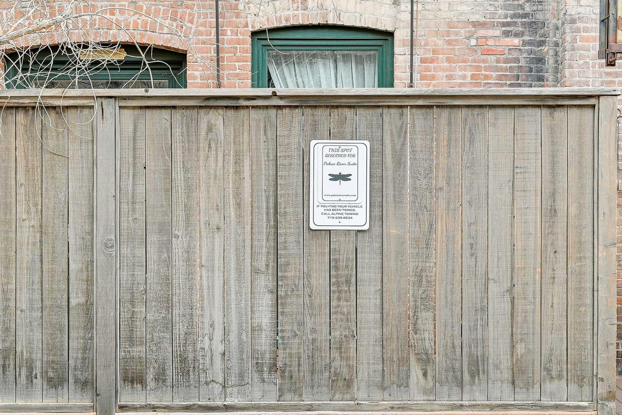 Walk To Arkansas River Historic Palace Loft! サライダ エクステリア 写真